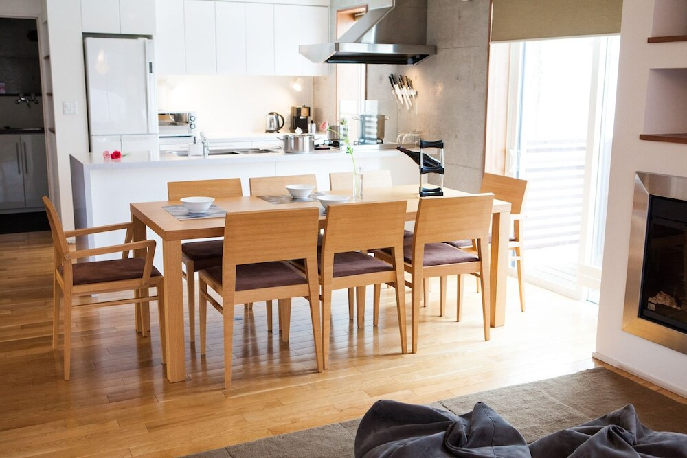 客室内のダイニングエリア