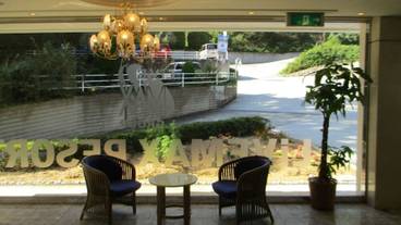 内部エントランス / 2