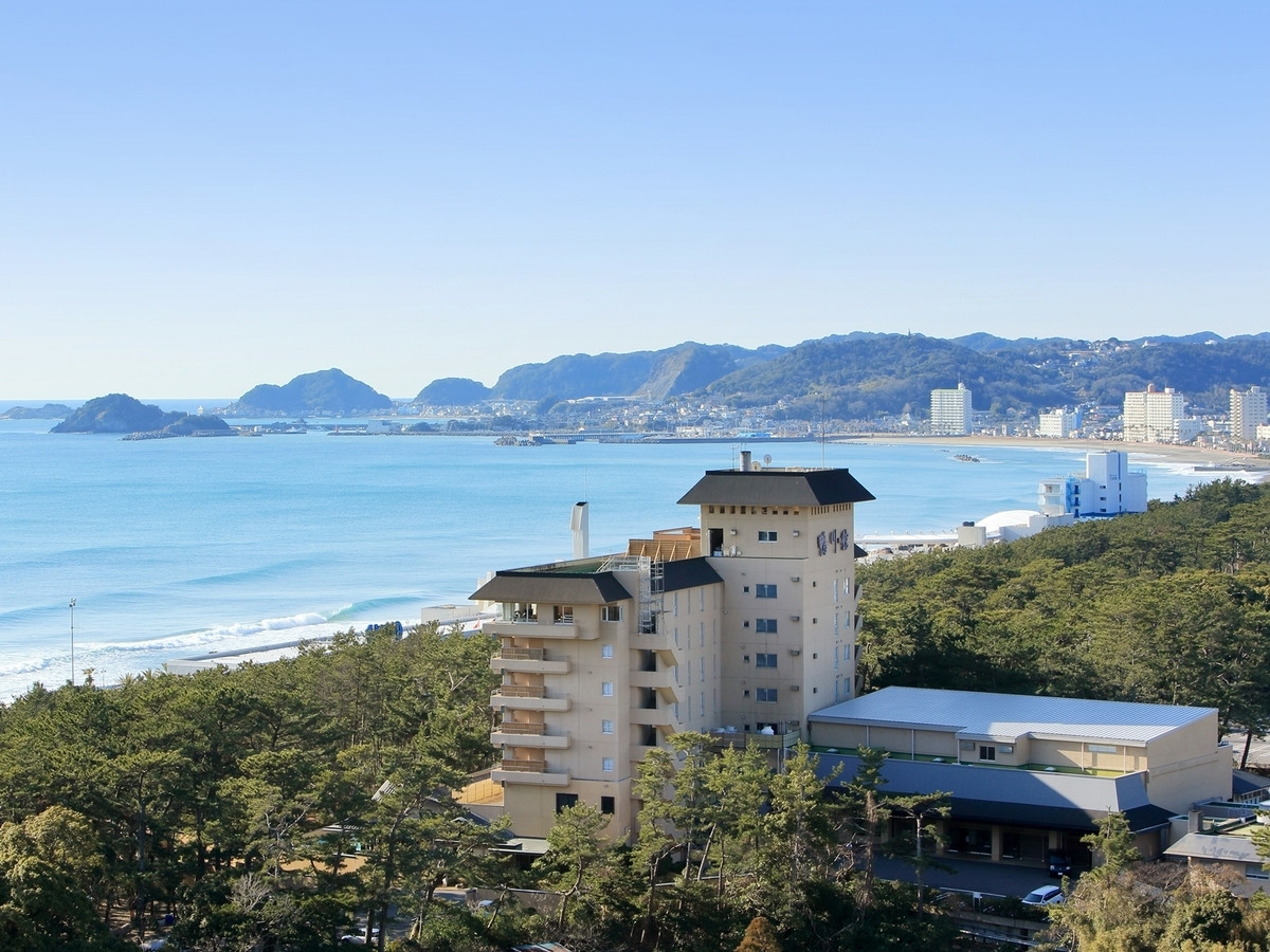 山と海の幸のごちそうとオーシャンビューの客室3403983