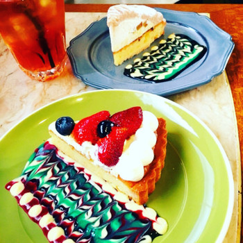 友達や主人とカフェに行っておいしいタルトを食べるのが、好きな休日の過ごしかたです。