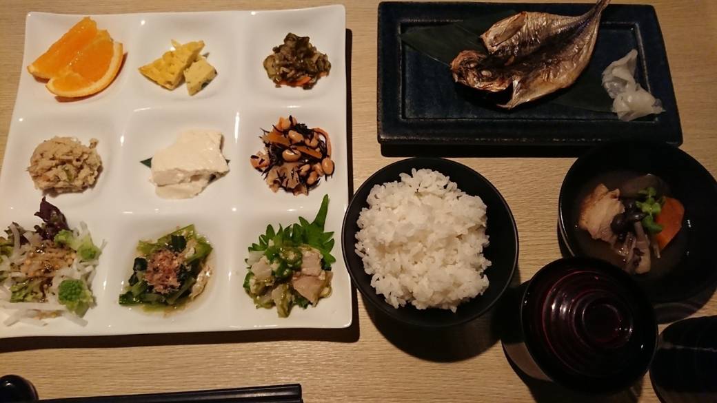 ヘルシー和食で元気に
栄養満点の寄せ豆腐 / 1