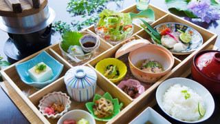 和室 禁煙 海側 2食付き 鳴門鯛の会席料理（夕食 レストラン）