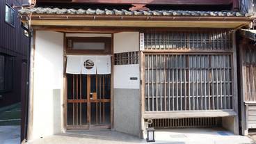 施設の入り口 / 32