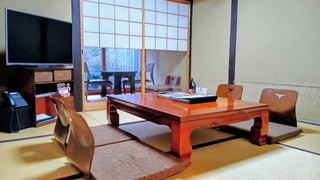 町屋一棟貸し（ベッド + 布団）