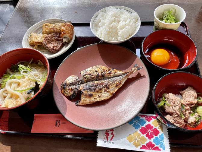 朝食 盛り付け例 / 2