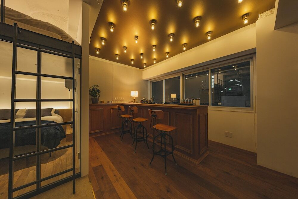 客室内のダイニングエリア