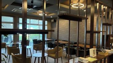 ロビーラウンジ / 3