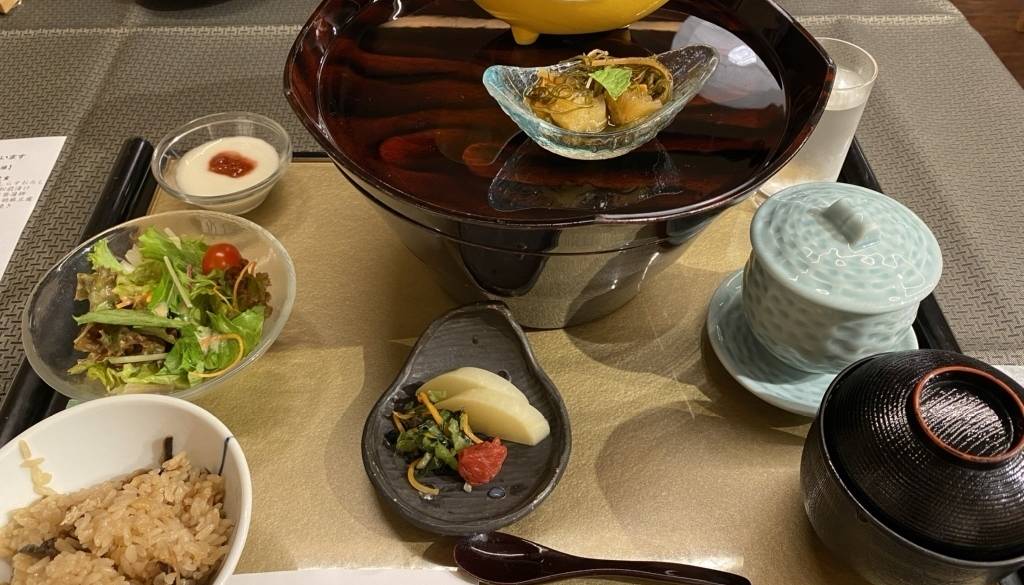 炊き込みご飯が好評
ご飯がすすむ和朝食
 / 1