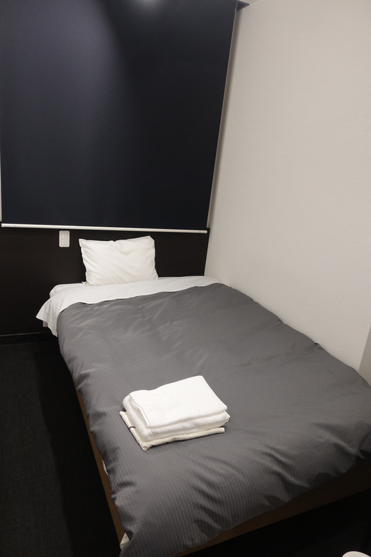 硬めのマットレスで寝やすかった