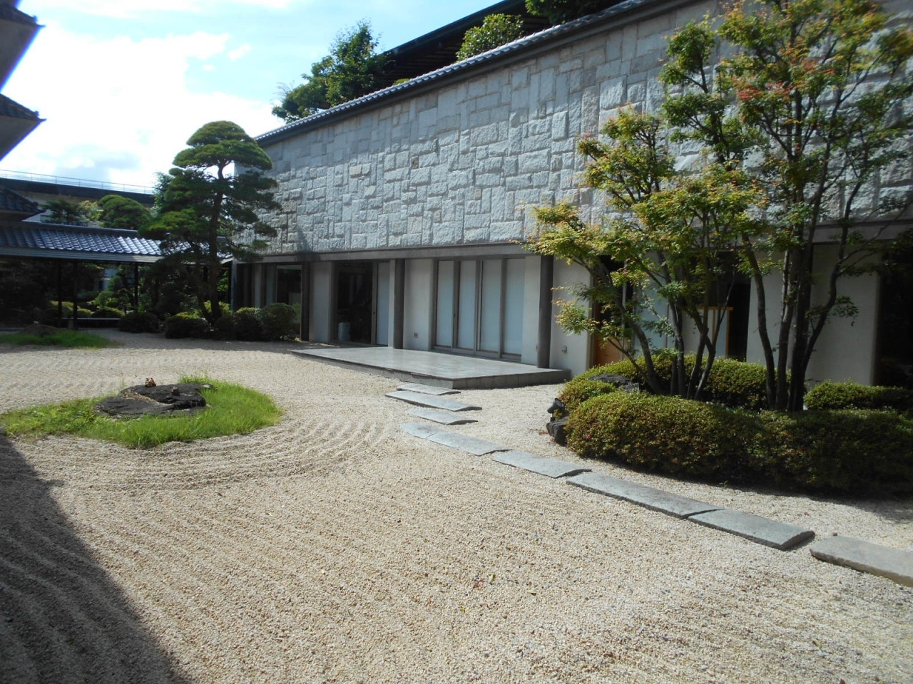 敷地内に湧く温泉の後は、霜降り信州牛のしゃぶしゃぶに舌鼓3578934