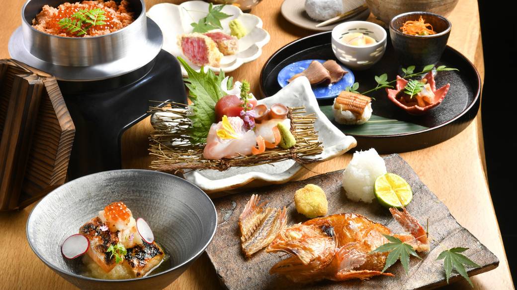 料理長こだわりの
夕食コースを堪能 / 1
