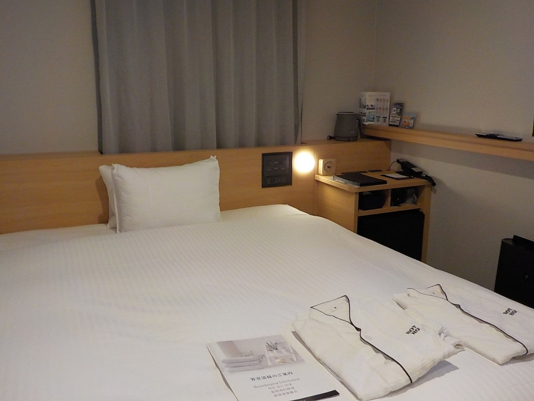 広めのダブルベッドでした。