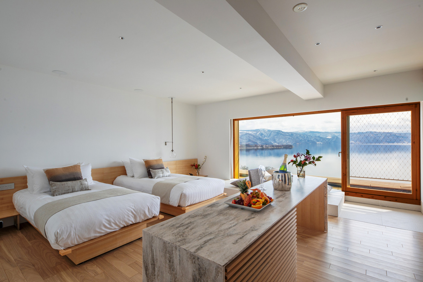 隈研吾氏監修のデザイナーズホテルでおしゃれ時間を3530903