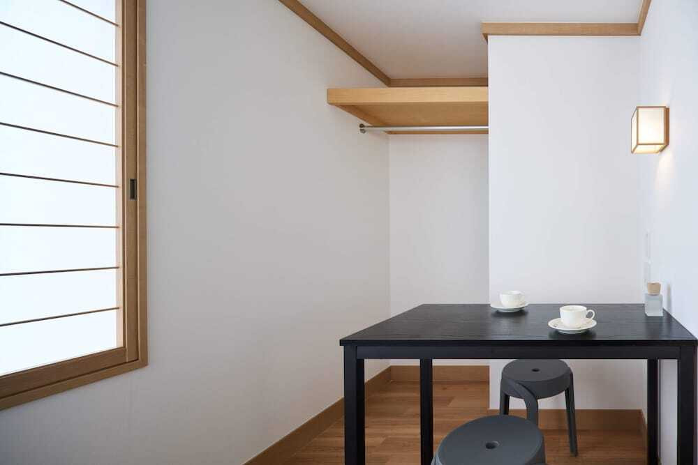 客室内のダイニングエリア