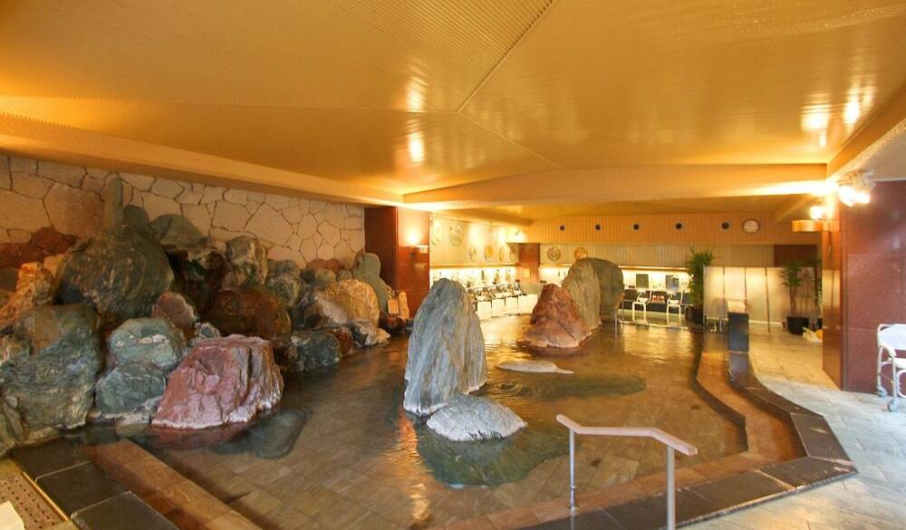 大浴場「滝見の湯屋」① / 1