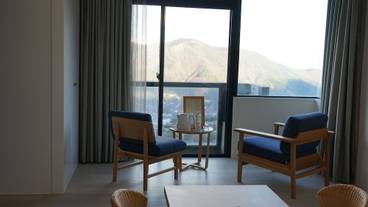 客室内のダイニングエリア / 6