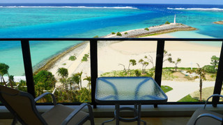 プレミアム ルーム キングベッド 1 台 バルコニー オーシャンビュー（プレミアムオーシャン キングルーム)