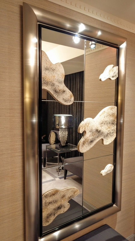 印象的なミラー