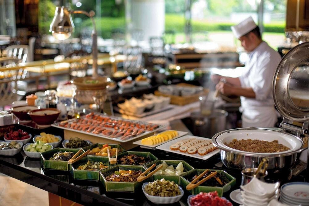 和洋ビュッフェorルームサービスで贅沢に。大阪城そばのホテル4754811