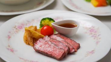 食事・飲み物 / 3