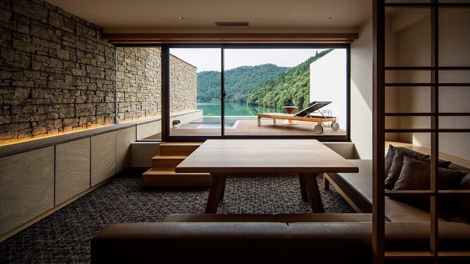 池のほとりでのんびり。閑静でおしゃれな旅館3656608