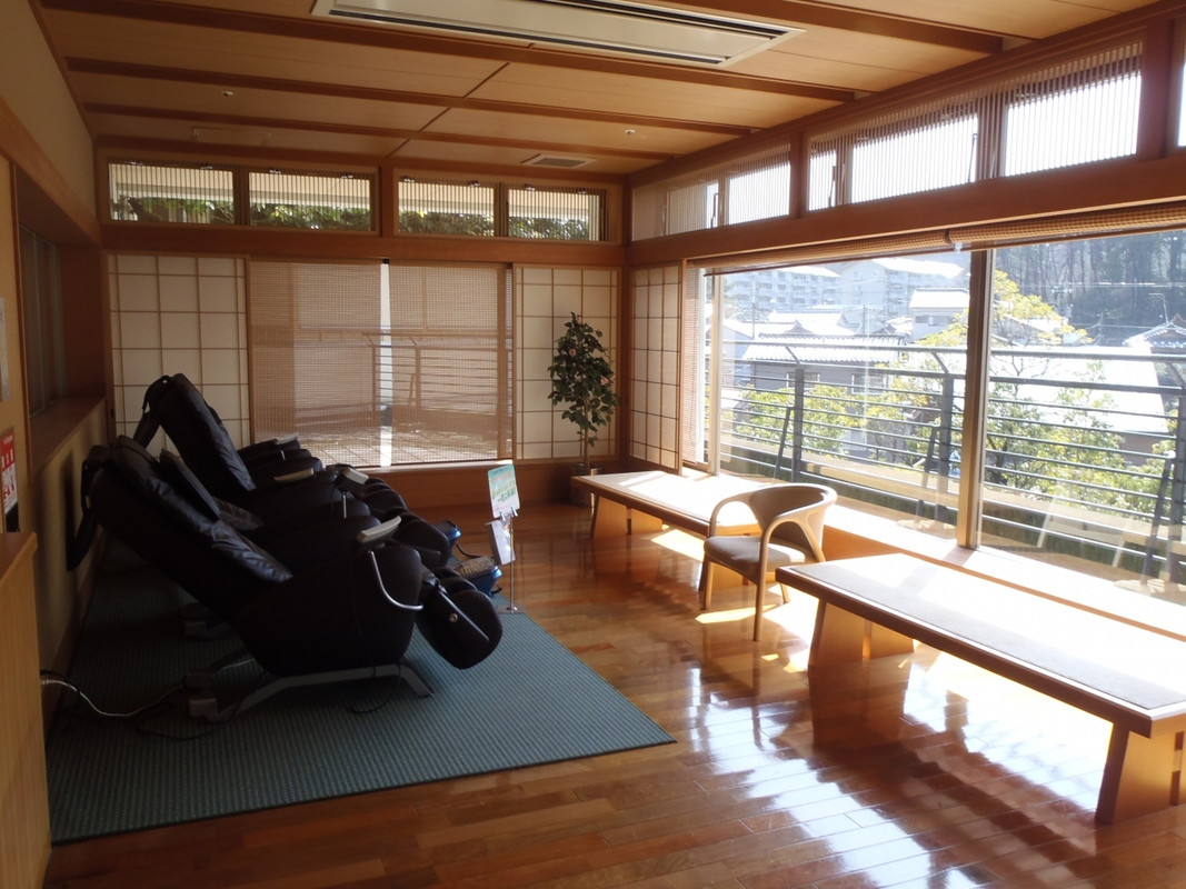 マッサージチェアコーナー