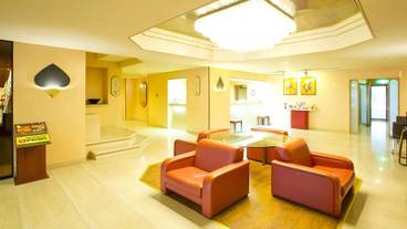 ロビーラウンジ / 8