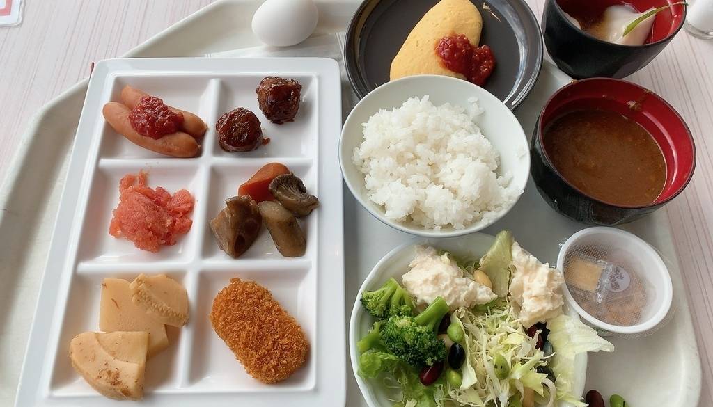 焼立てオムレツが美味
満足の朝食バイキング / 2