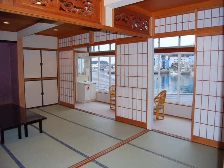 呼子の海を行き交う船に子どもも大喜び♪4761224