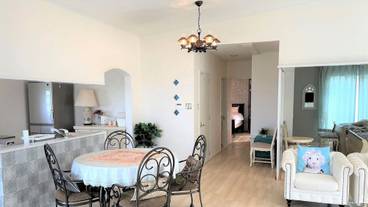 客室内のダイニングエリア / 5