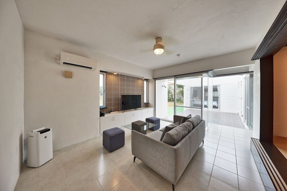 客室内のダイニングエリア