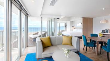 デラックススイート オーシャンビュー（キングベッド） / 3