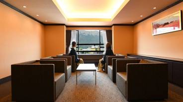 内部エントランス / 2