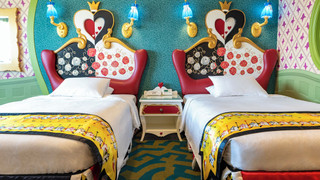 キャラクター ディズニーふしぎの国のアリスルーム（3～9階／禁煙)