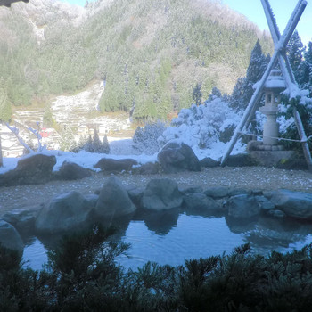 山間の素朴な宿3438284