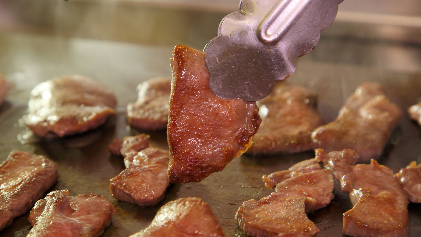 夕食オープンキッチン料理 牛タン