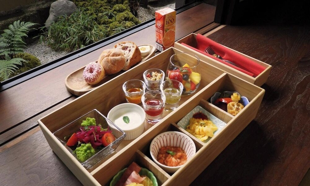朝食
