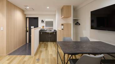 客室内のダイニングエリア / 27