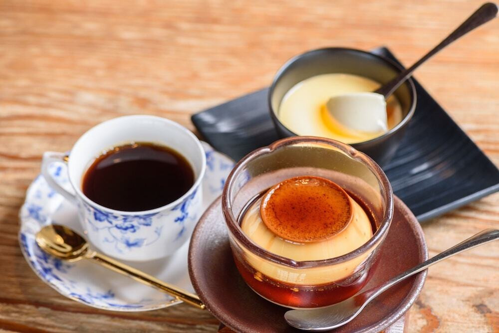 手作りプリンとブレンドコーヒー