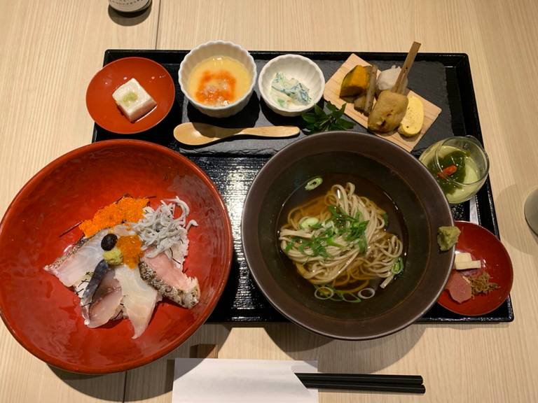 日本の旬を味わう
夕食を「僧伽小野」で / 2