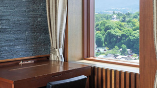 スイート シングルベッド 2 台 (Castle View)