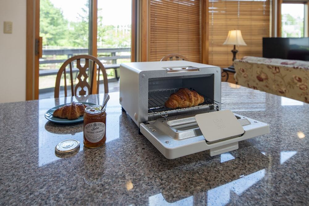 客室内のダイニングエリア