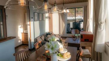 客室内のダイニングエリア / 29