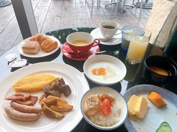 コロナ禍で朝食のみ予約で食べる事ができます。