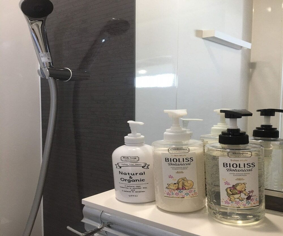 バスルームのシャワー