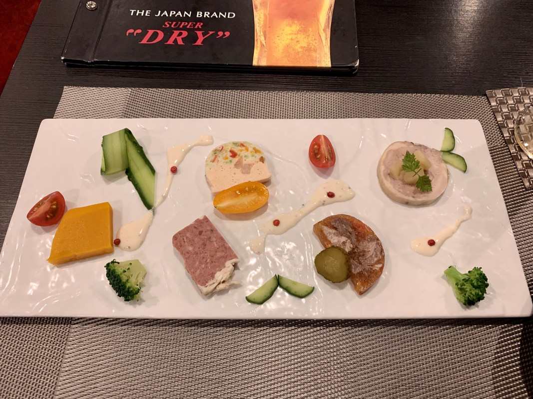 クーポンを使って併設の鉄板焼きレストランで晩御飯