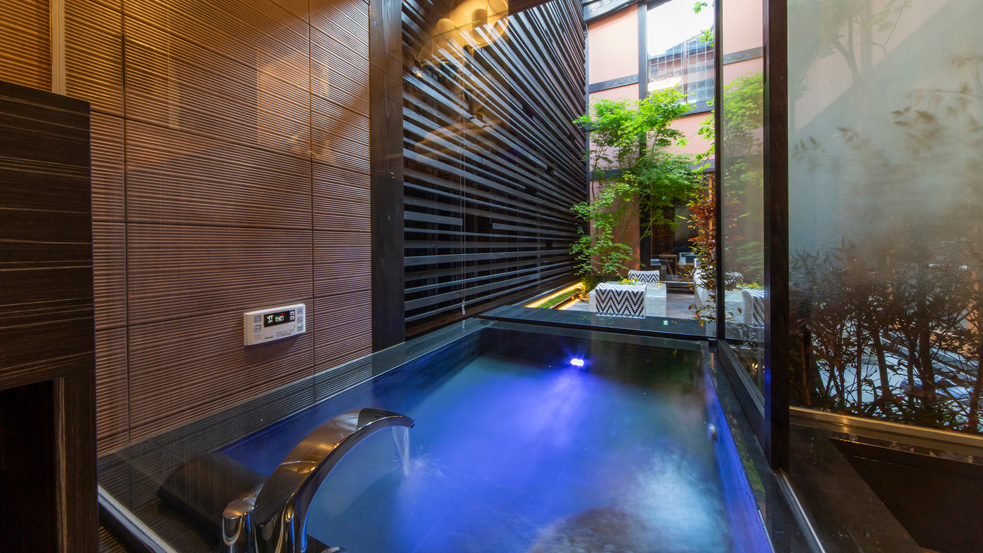 露天風呂付のスタイリッシュな古民家一棟貸しの宿4088522