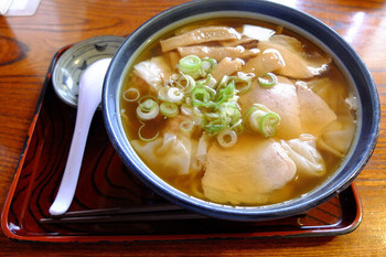 「満月」料理 975711 ワンタンメン