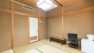和室 4人部屋 共用バスルーム  禁煙