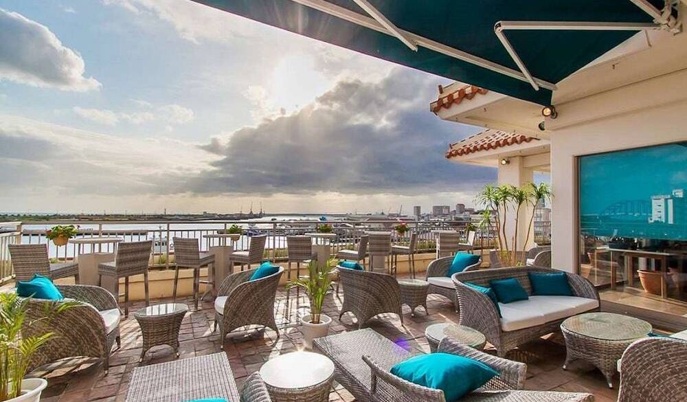 ホテルのレストラン　テラス席 / 2